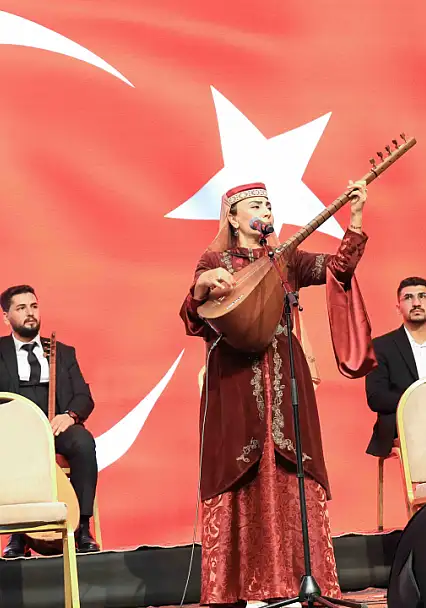 Konya'da saz ve söz şöleni sona erdi! 60. yıla yakışan final