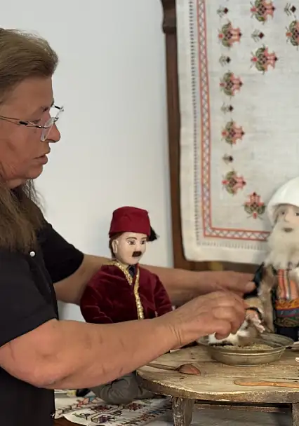 Konya'daki kadın usta Nasreddin Hoca'yı geleceğe ışınlıyor!