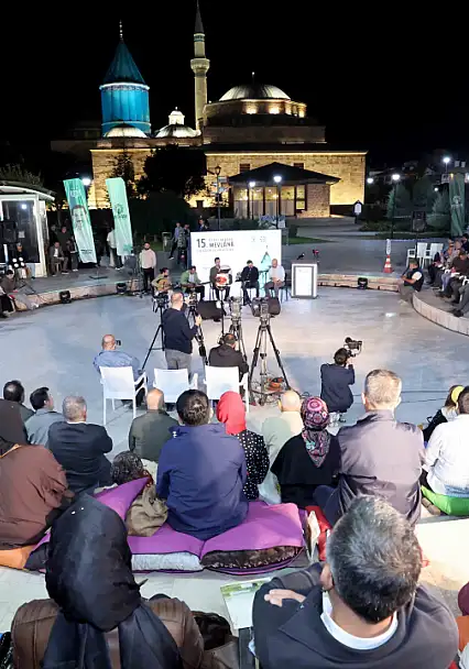 Şiirin evrensel dili Konya'da yükseldi!