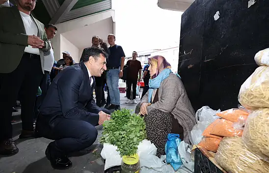 AK Parti Konya İl Başkanı Özgökçen pazara indi! Vatandaşları tek tek dinledi