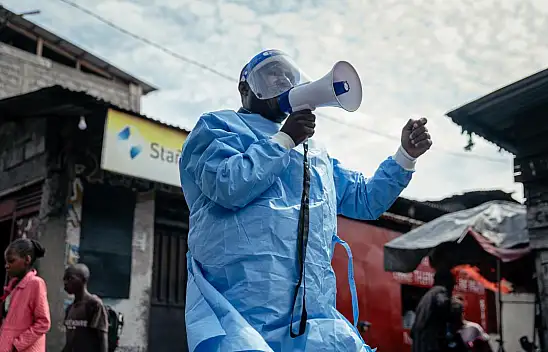 Akıllı telefonlar ölümcül Ebola virüsünü nasıl tetikliyor?