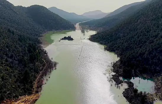 Antalya-Konya yolunda su seviyesi 3 metreye ulaştı!