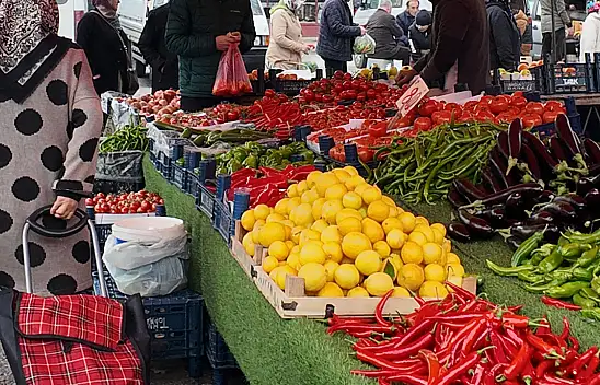Antalya'yı sel vurdu, Konya'da etiketler uçtu: Pazarda 'kilo' devri kapandı!