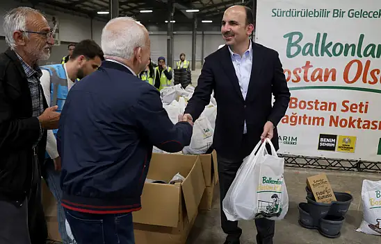 Başkan Altay dağıttı, Konyalılar kapış kapış aldı! Ücretsiz fide dağıtımı devam ediyor!