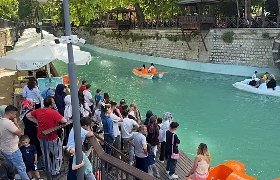Bayramın son günü Konya'da iğne atsan yere düşmedi!