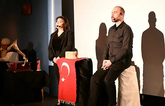 Bizim Akif tiyatro oyunu Konya'da sahnelendi