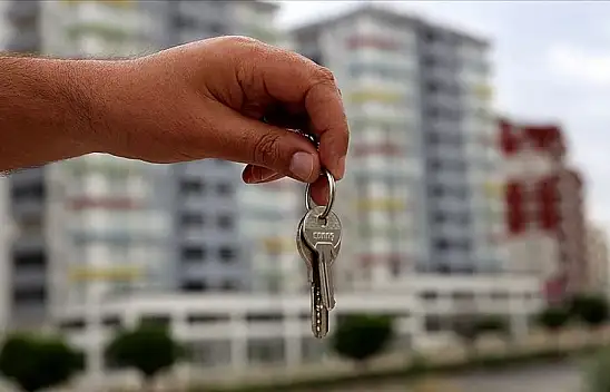Emeklilere faizsiz ev mi satılacak? Şartlar neler? Merakla beklenen teklifin detayları açıklandı!
