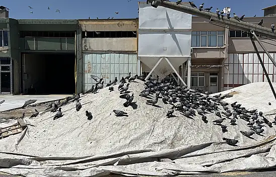 Konya Buğday Pazarı'nın bereketi oldular: Esnaftan örnek davranış!