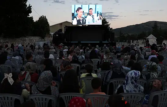 Konya'da 100 mahalle sinema ve eğlenceye doydu!