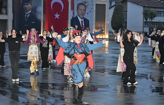 Konya'da 103 yıllık coşku zeybekle taçlandı!