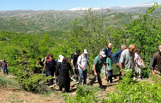 Konya'da 2 bin yıllık yayla yolunda 40 yıl sonra yeniden yürüdüler!