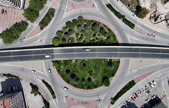 Konya'da 2 üst geçit yenilendi! Ulaşım artık daha konforlu ve güvenli
