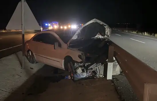 Konya'da akılalmaz kaza! Ortalığı savaş alanına çevirdi otostop çekip kaçtı