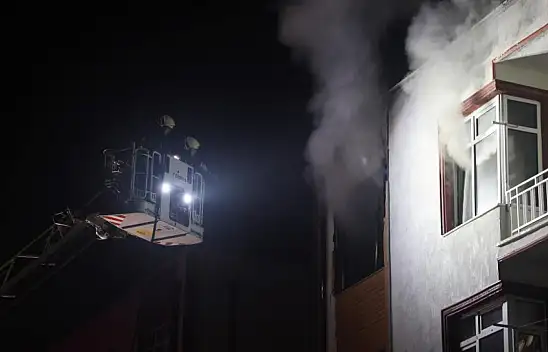 Konya'da alevler binayı sardı!