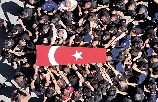 Konya'da alevlerle savaşırken şehit düşen kahraman itfaiyeci son yolculuğuna uğurlanıyor!