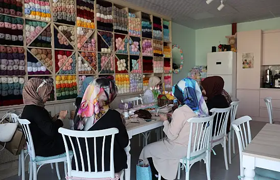 Konya'da anne-kızdan örgü kafe girişimi: 'Birçok kadının hayaliymiş!'