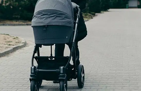 Konya'da başörtülü kadına saldırı: Bebek arabasının önünü kesip nefret kustu!
