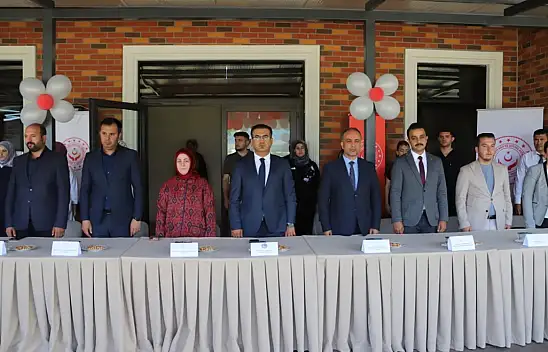 Konya'da 'Bilginin Yaşı Yok Yarışması' düzenlendi