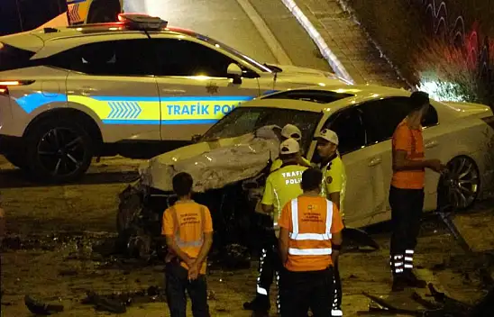 Konya'da caddede dehşet anları! 2 otomobil çarpıştı: Yaralılar var