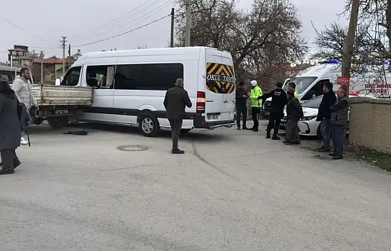 Konya'da can pazarı! Okul servisi ile belediye aracı çarpıştı