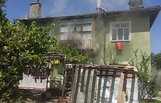Konya'da dehşet anları: Evde kilitli olan 5 çocuk alevlerin ortasında kaldı!