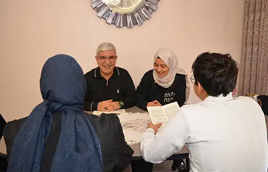 Konya'da evlat hasretini koruyucu ailelikle dindirdiler!