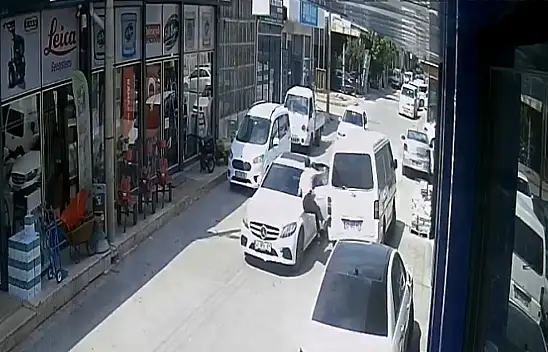 Konya'da film gibi soygun! 1 milyonluk çantayı saniyeler içinde çaldılar