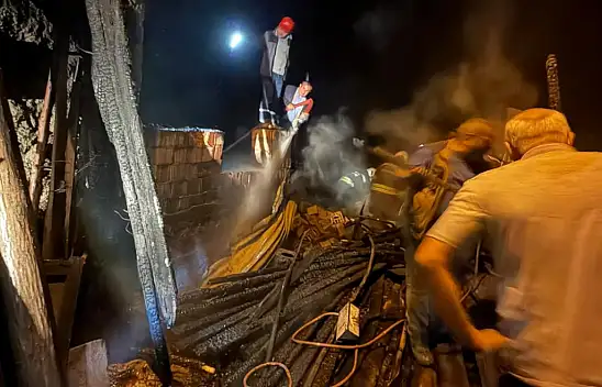 Konya'da gece saatlerinde korkutan yangın! Komşu ilden destek geldi...