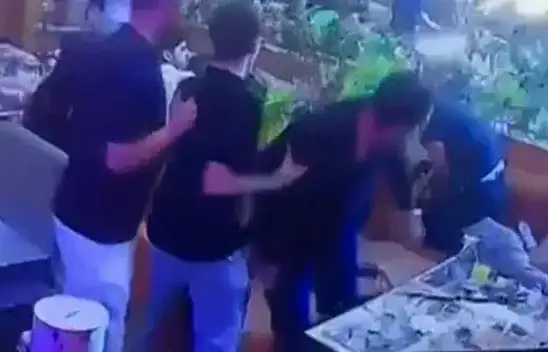 Konya'da kabus anları: Kafe ortasında kuzenini defalarca bıçakladı!