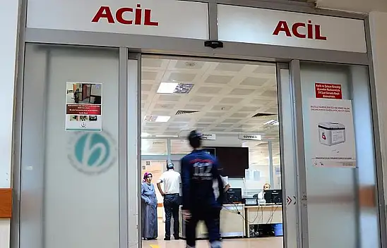 Konya'da kalp krizi trafikte yakaladı! Kontrolden çıkan tır bariyerlere daldı!