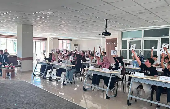 Konya'da kurs öğrencileri bilgi yarışmasında yarıştı