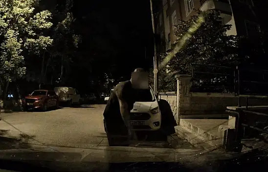 Konya'da maganda komşuyu gizli kamera yakaladı: Milyonluk aracı parçaladı!