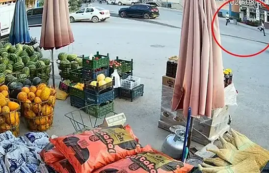 Konya'da markette bıçaklı saldırı! Ölümden böyle kaçtı, peşini bırakmadı... 