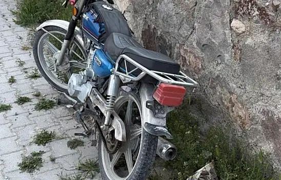 Konya'da motosiklet yayaya çarptı! Yaralılar var
