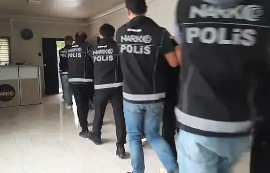 Konya'da narkotik darbe: 8 yakalama, binlerce sentetik hap!