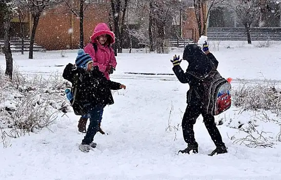 Konya'da okullar peş peşe tatil oluyor! Hangi ilçelere kar tatili geldi?