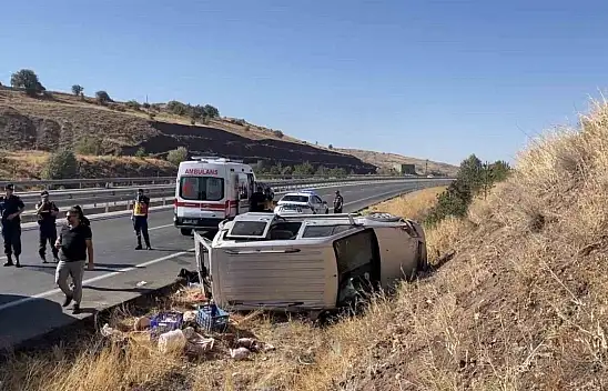 Konya'da otomobil devrildi! Aynı araçtaki 4 kişi yaralandı