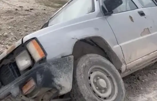 Konya'da pikap çukura uçtu! Yaralı var