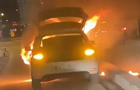 Konya'da seyir halindeki otomobil alev topuna döndü!