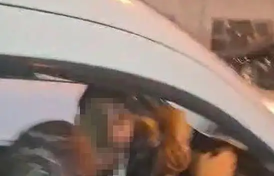 Konya'da skandal görüntüler! Önce araçtan vurdu, sonra inip yumrukladı