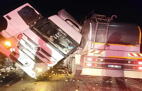 Konya'da süt tankeri ile TIR çarpıştı! 1 ölü, 1 yaralı