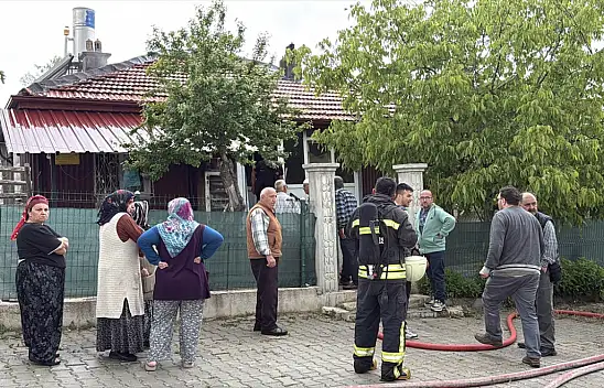 Konya'da yangın çıkan ev kullanılamaz hale geldi
