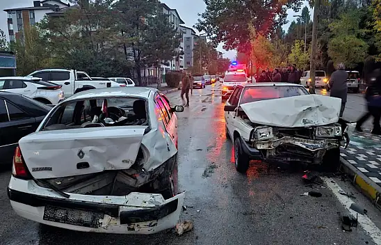 Konya'da yürekleri ağza getiren kaza! 1'i bebek 6 yaralı!
