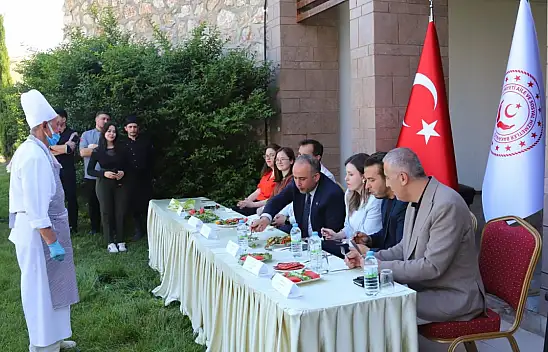 Konya huzurevinde lezzet şöleni! Çınarlar kıyasıya yarıştı
