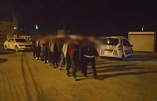Konya merkezli 5 ilde göçmen kaçakçılığı operasyonu! 10 organizatör tutuklu