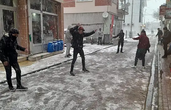 Konya'nın o ilçesi beyaz örtüyle kaplandı