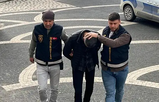 Konya polisi geçit vermedi! Yüzlerce zehir ele geçirildi