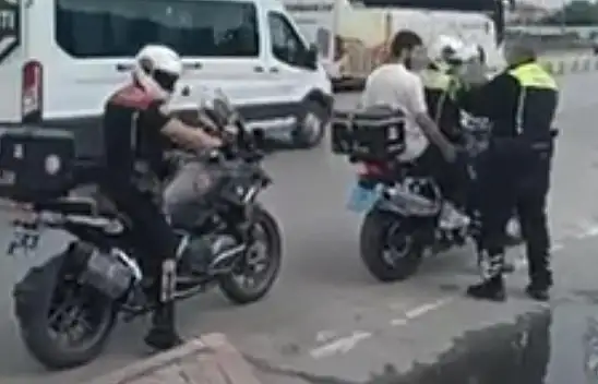 Konya polisi YKS'ye girecek öğrencilerin imdadına yetişti! Adeta zamanla yarıştılar
