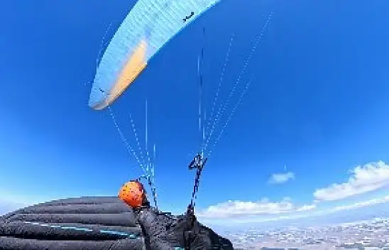 Konya semalarında nefes kesen uçuş! 112 kilometre kat ettiler