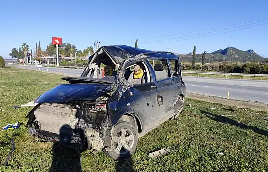 Konya yolunda can pazarı! Araç hurdaya döndü: 5 yaralı